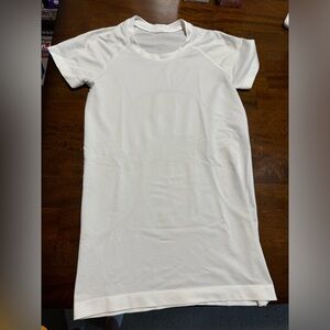 Lululemon White and Grey Striped Swiftly Tech Shirt Size 6
